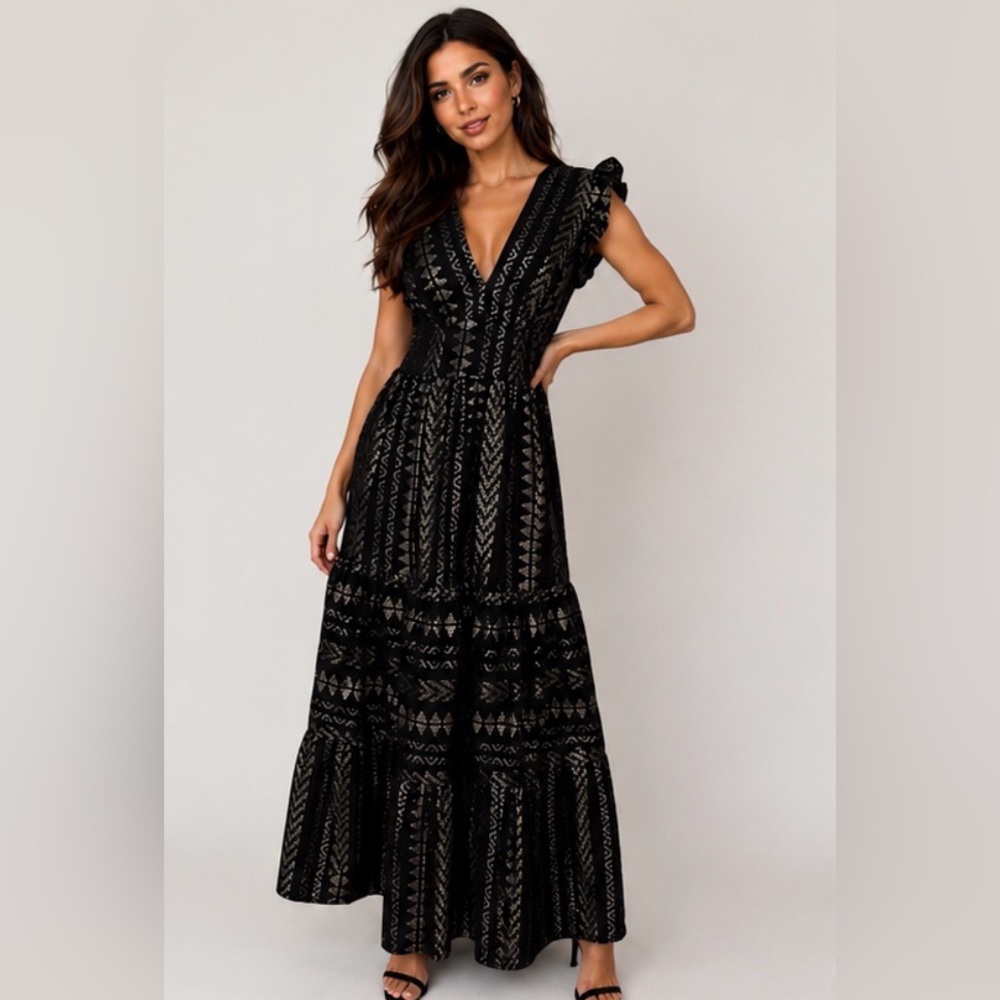 ⚠️STUNNING Apricot 🍑 - Women’s Black Patterned Maxi Dress with V-Neck